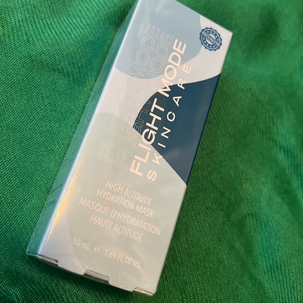 Hydrating face mask from Flight Mode skincare